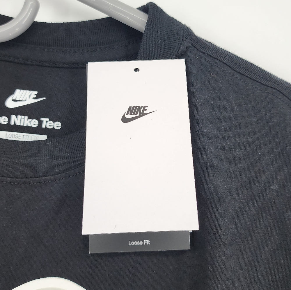 Nike Sportswear NWT Kids T-Shirt Large - Picture 7 of 8